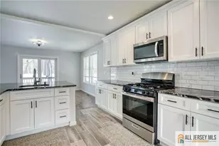 25 Haag St, Sayreville, NJ 08872 - Photo 7