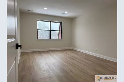 1302 N Oaks Boulevard, North Brunswick Township, NJ 08902 - Photo 11