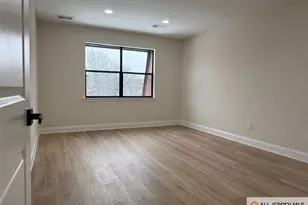 1302 N Oaks Blvd, North Brunswick Township, NJ 08902 - Photo 11