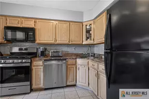 804 Madaline Dr, Avenel, NJ 07001 - Photo 3