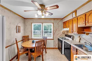 8 Whitehall Ave, Edison, NJ 08820 - Photo 9