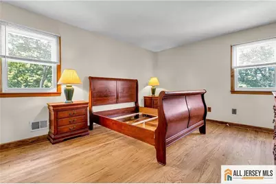 8 Whitehall Avenue, Edison, NJ 08820 - Photo 15