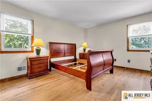 8 Whitehall Ave, Edison, NJ 08820 - Photo 15