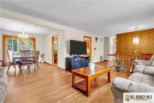 8 Whitehall Ave, Edison, NJ 08820 - Photo 5