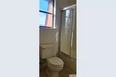 1212 N Oaks Boulevard, North Brunswick Township, NJ 08902 - Photo 9