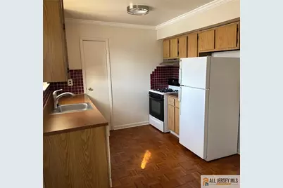 1212 N Oaks Boulevard, North Brunswick Township, NJ 08902 - Photo 7