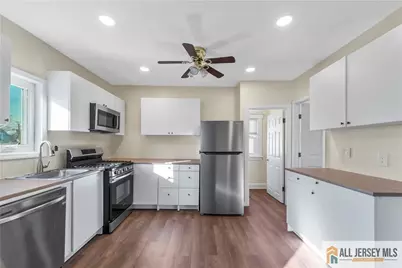 124 S 7th Avenue #2, Manville, NJ 08835 - Photo 3