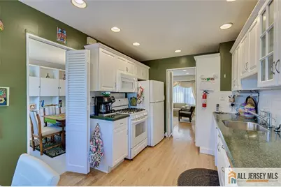 68 Beechwood Avenue, Edison, NJ 08837 - Photo 19