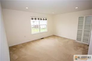 8 Wellesley Ave, Monroe Township, NJ 08831 - Photo 19