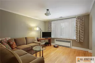 25 Voorhees Pl, Metuchen, NJ 08840 - Photo 21