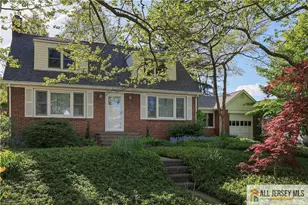 25 Voorhees Pl, Metuchen, NJ 08840 - Photo 1