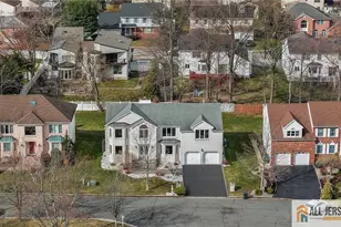 4 Maureen Ct, Edison, NJ 08820 - Photo 3