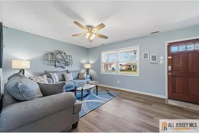 6 Hunterdon Avenue, Monroe Township, NJ 08831 - Photo 5