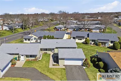21 Celtis Plaza #21B, Monroe Township, NJ 08831 - Photo 3