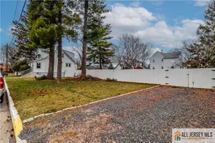 15 Riverview Ave, Edison, NJ 08817 - Photo 13