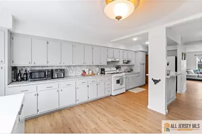 594 Ridgedale Avenue, Woodbridge Township, NJ 07095 - Photo 5