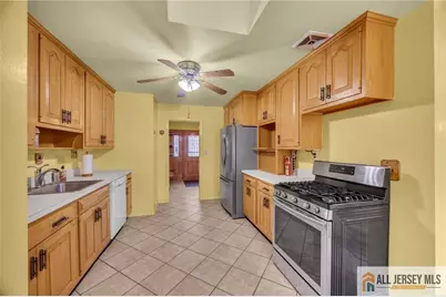 25 Greenwich Road, Edison, NJ 08820 - Photo 15