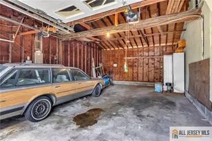 25 Greenwich Rd, Edison, NJ 08820 - Photo 43