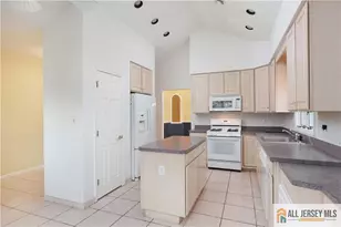 86 Leeds Ln, Monroe Township, NJ 08831 - Photo 5