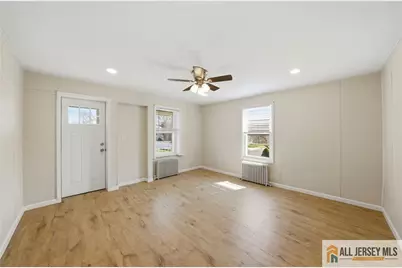 101 S Greasheimer Street, Manville, NJ 08835 - Photo 5