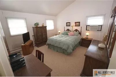 32 Predmore Avenue, Colonia, NJ 07067 - Photo 13