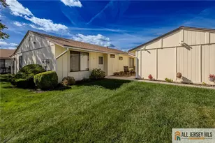 30 Larch Plaza, Monroe Township, NJ 08831 - Photo 3