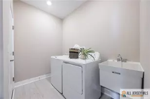 1 Galerie Ct, Monroe Township, NJ 08831 - Photo 21