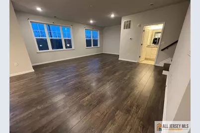 706 Greenland Square #706, Highland Park, NJ 08904 - Photo 5