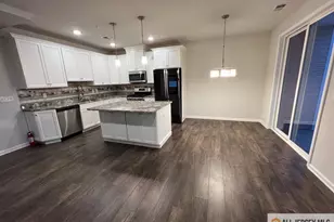 706 Greenland Square, Highland Park, NJ 08904 - Photo 3