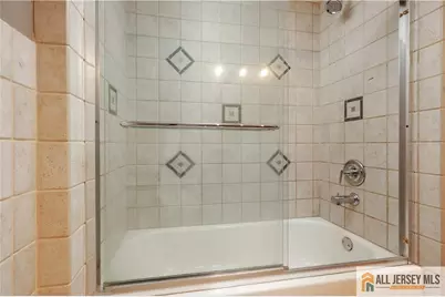 1015 Edpas Road #1015, New Brunswick, NJ 08901 - Photo 13