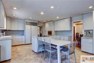 8 Valley Forge Dr, East Brunswick Township, NJ 08816 - Photo 27