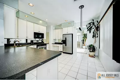 17 Umberland Place, Monroe Township, NJ 08831 - Photo 11