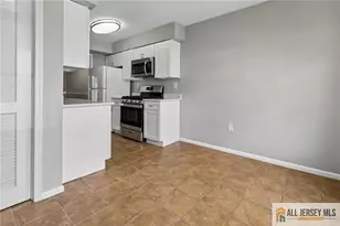 38 Anderson Ct, East Brunswick Township, NJ 08816 - Photo 9