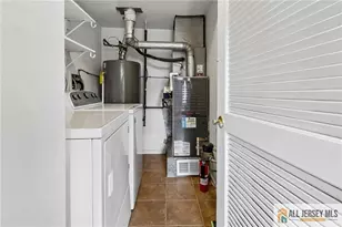 38 Anderson Ct, East Brunswick Township, NJ 08816 - Photo 11