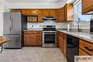372 W Point Ave, Franklin Township, NJ 08873 - Photo 9