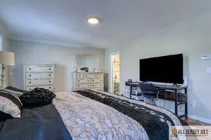 16 Pendleton Pl, Old Bridge Township, NJ 08857 - Photo 11