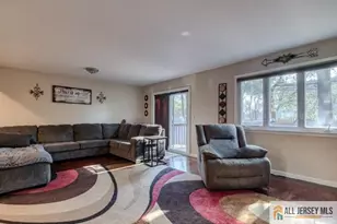 16 Pendleton Pl, Old Bridge Township, NJ 08857 - Photo 3