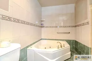 16 Pendleton Pl, Old Bridge Township, NJ 08857 - Photo 13