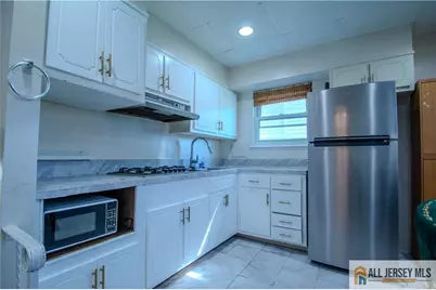 19 Hyde Avenue, Iselin, NJ 08830 - Photo 7