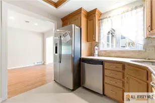 272 Middlebury Ln, Monroe Township, NJ 08831 - Photo 15