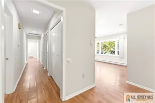 272 Middlebury Ln, Monroe Township, NJ 08831 - Photo 13
