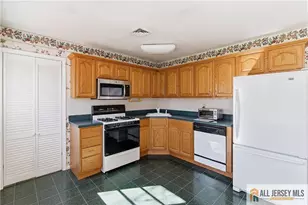 7 Brook Hollow Rd, Piscataway Township, NJ 08854 - Photo 9