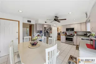 121 W Hill Rd, Colonia, NJ 07067 - Photo 11