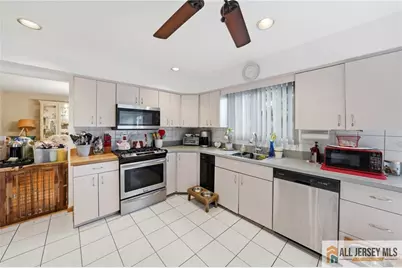 121 W Hill Road, Colonia, NJ 07067 - Photo 9