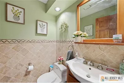 121 W Hill Road, Colonia, NJ 07067 - Photo 23