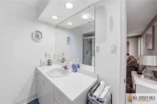 121 W Hill Rd, Colonia, NJ 07067 - Photo 17