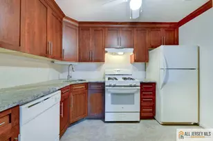 1909 Tanglewood Ct, Helmetta, NJ 08828 - Photo 9
