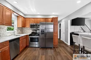 37 Eberly Pl, Fords, NJ 08863 - Photo 7