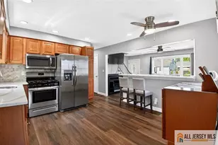 37 Eberly Pl, Fords, NJ 08863 - Photo 5