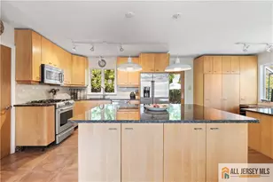 335 Valentine St, Highland Park, NJ 08904 - Photo 9